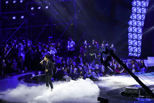 组图 张信哲引爆江西卫视 金一璀璨之夜 2018新年演唱会狂欢夜